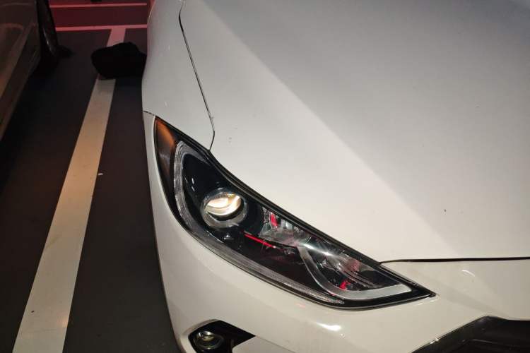 Used Hyundai Elantra (6th Generation / Lingdong) 2016 1.6L Automatic ZhiXuan – Elite Version Right Front Headlight