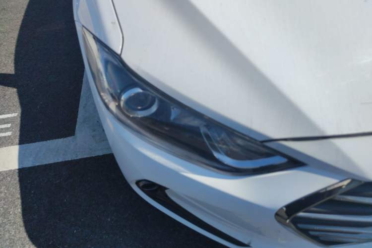 Used Hyundai Elantra (6th Generation / Lingdong) 2016 1.6L Automatic ZhiXuan – Elite Version Right Front Headlight