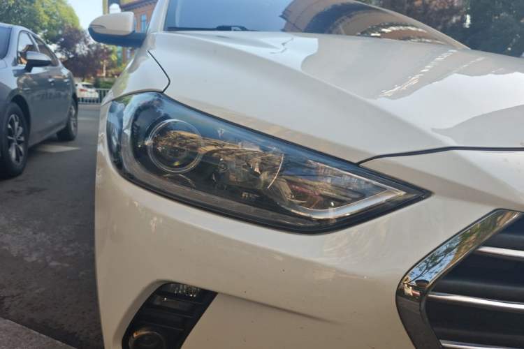 Used Hyundai Elantra (6th Generation / Lingdong) 2016 1.6L Automatic ZhiXuan – Elite Version Right Front Headlight