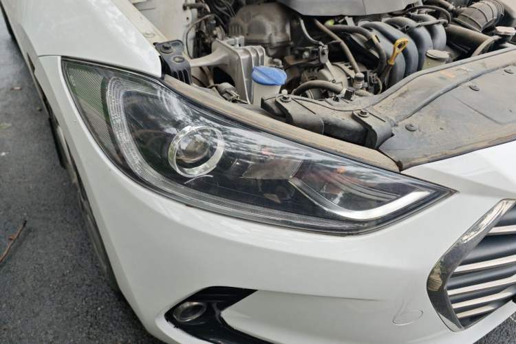 Used Hyundai Elantra (6th Generation / Lingdong) 2016 1.6L Automatic ZhiXuan – Elite Version Right Front Headlight