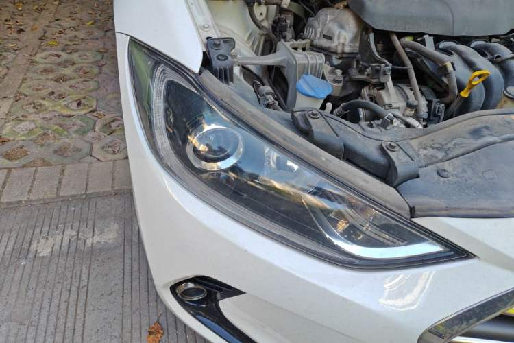 Used Hyundai Elantra (6th Generation / Lingdong) 2016 1.6L Automatic ZhiXuan – Elite Version Right Front Headlight