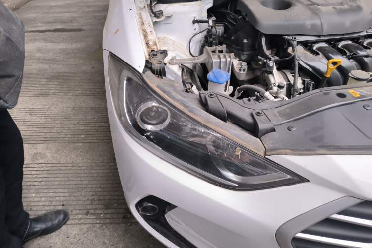 Used Hyundai Elantra (6th Generation / Lingdong) 2016 1.6L Manual ZhiXuan · Dynamic Model Right Front Headlight