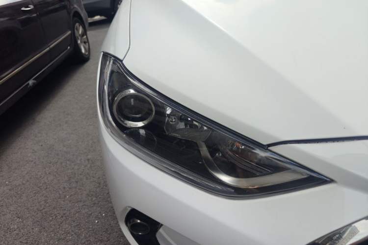 Used Hyundai Elantra (6th Generation / Lingdong) 2016 1.6L Automatic ZhiXuan – Elite Version Right Front Headlight