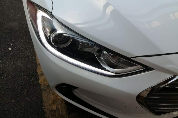 Used Hyundai Elantra (6th Generation / Lingdong) 2016 1.6L Automatic ZhiXuan – Elite Version Right Front Headlight