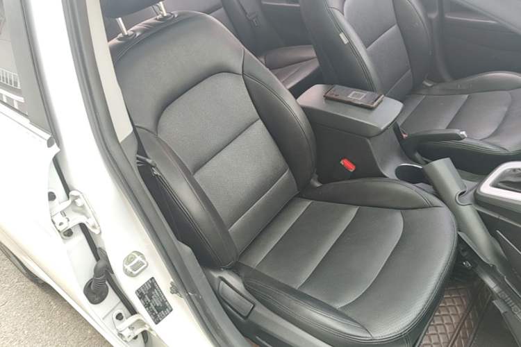 Used Hyundai Elantra (6th Generation / Lingdong) 2016 1.6L Automatic ZhiXuan – Elite Version Right Front Seat