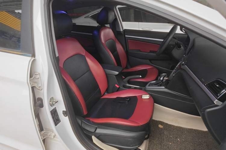 Used Hyundai Elantra (6th Generation / Lingdong) 2016 1.6L Automatic ZhiXuan – Elite Version Right Front Seat