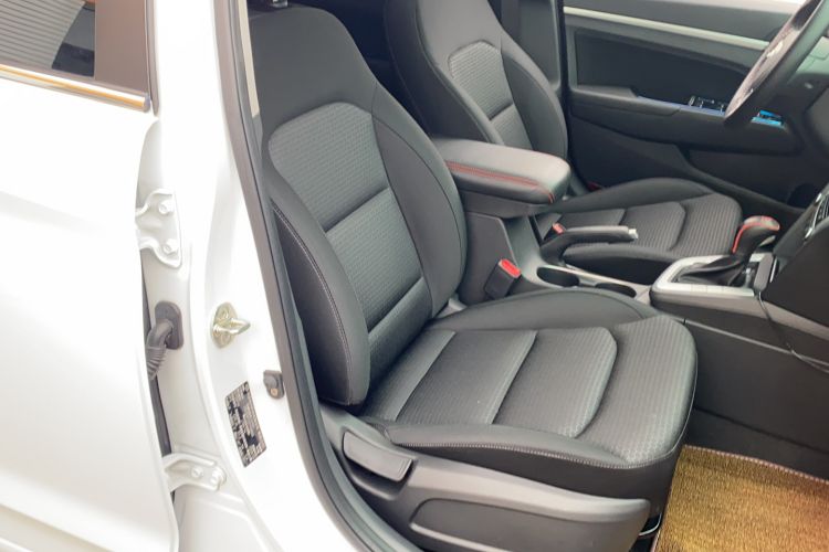 Used Hyundai Elantra (6th Generation / Lingdong) 2016 1.6L Automatic ZhiXuan – Elite Version Right Front Seat