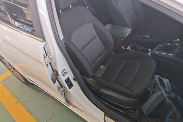 Used Hyundai Elantra (6th Generation / Lingdong) 2016 1.6L Automatic ZhiXuan – Elite Version Right Front Seat