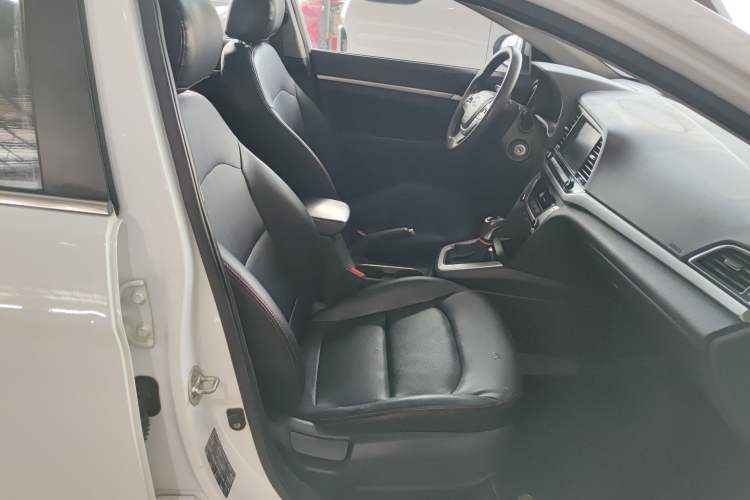 Used Hyundai Elantra (6th Generation / Lingdong) 2016 1.6L Automatic ZhiXuan – Elite Version Right Front Seat