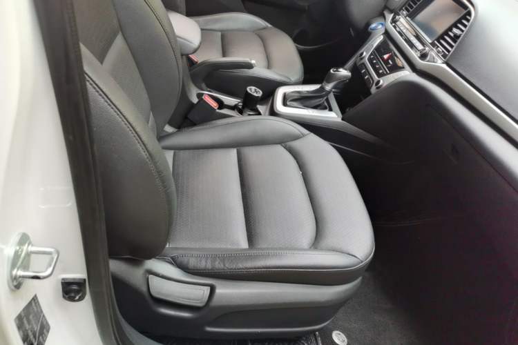 Used Hyundai Elantra (6th Generation / Lingdong) 2016 1.6L Automatic ZhiXuan · Luxury Version Right Front Seat