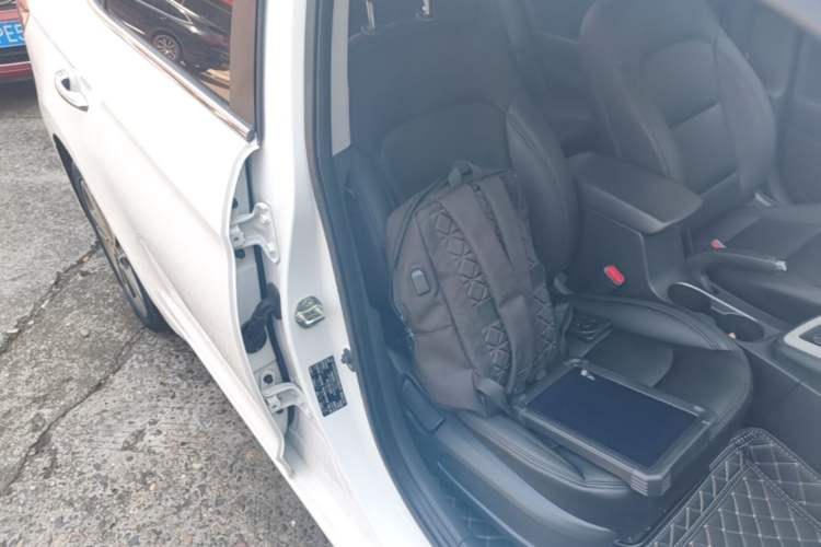 Used Hyundai Elantra (6th Generation / Lingdong) 2016 1.6L Automatic ZhiXuan – Elite Version Right Front Seat
