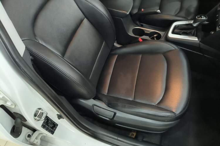 Used Hyundai Elantra (6th Generation / Lingdong) 2016 1.6L Automatic ZhiXuan – Elite Version Right Front Seat
