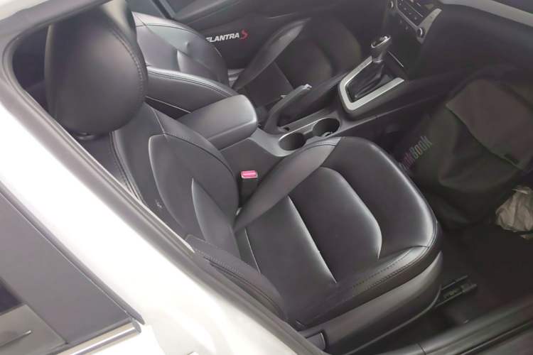 Used Hyundai Elantra (6th Generation / Lingdong) 2016 1.6L Automatic ZhiXuan – Elite Version Right Front Seat