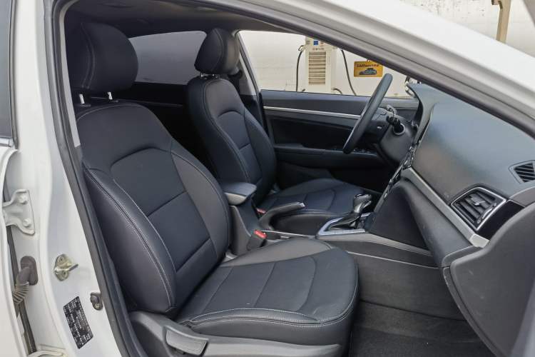 Used Hyundai Elantra (6th Generation / Lingdong) 2016 1.6L Automatic ZhiXuan – Elite Version Right Front Seat