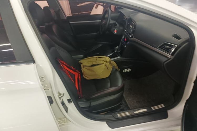 Used Hyundai Elantra (6th Generation / Lingdong) 2016 1.6L Automatic ZhiXuan – Elite Version Right Front Seat