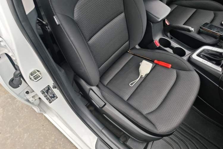 Used Hyundai Elantra (6th Generation / Lingdong) 2016 1.6L Automatic ZhiXuan – Elite Version Right Front Seat