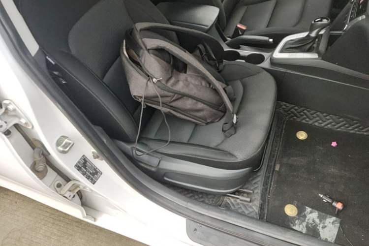 Used Hyundai Elantra (6th Generation / Lingdong) 2016 1.6L Automatic ZhiXuan – Elite Version Right Front Seat
