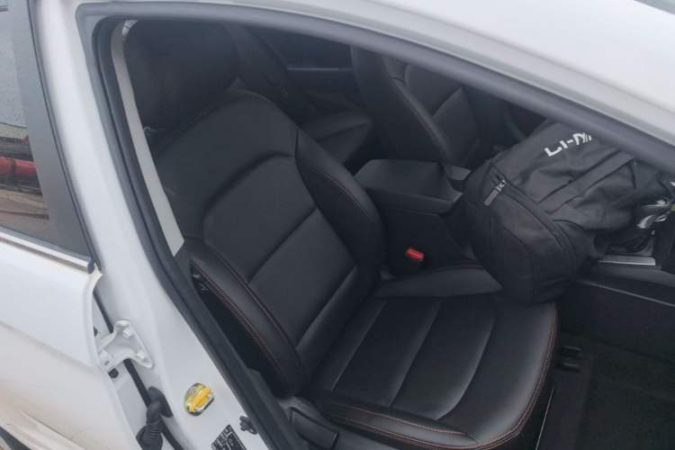 Used Hyundai Elantra (6th Generation / Lingdong) 2016 1.6L Automatic ZhiXuan – Elite Version Right Front Seat