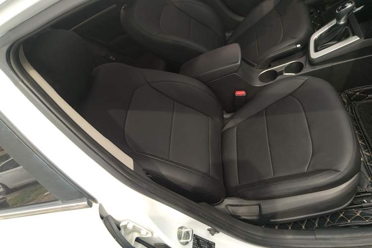 Used Hyundai Elantra (6th Generation / Lingdong) 2016 1.6L Automatic ZhiXuan – Elite Version Right Front Seat