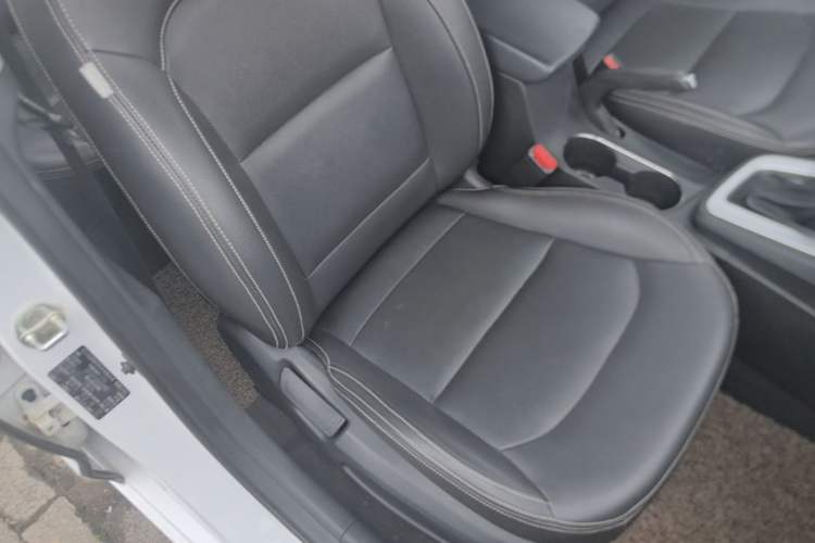 Used Hyundai Elantra (6th Generation / Lingdong) 2016 1.6L Automatic ZhiXuan – Elite Version Right Front Seat