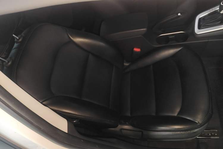 Used Hyundai Elantra (6th Generation / Lingdong) 2016 1.6L Automatic ZhiXuan – Elite Version Right Front Seat