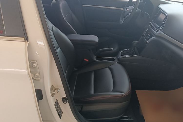 Used Hyundai Elantra (6th Generation / Lingdong) 2016 1.6L Automatic ZhiXuan – Elite Version Right Front Seat