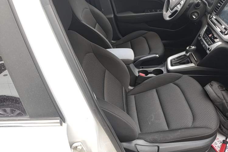 Used Hyundai Elantra (6th Generation / Lingdong) 2016 1.6L Automatic ZhiXuan – Elite Version Right Front Seat