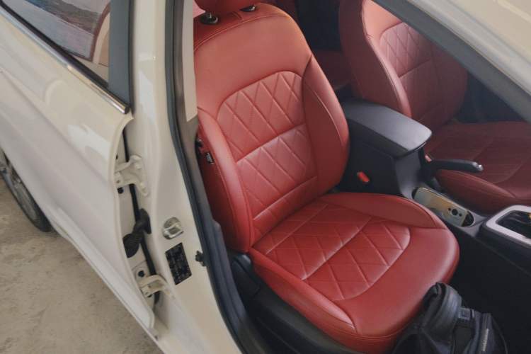 Used Hyundai Elantra (6th Generation / Lingdong) 2016 1.6L Automatic ZhiXuan – Elite Version Right Front Seat