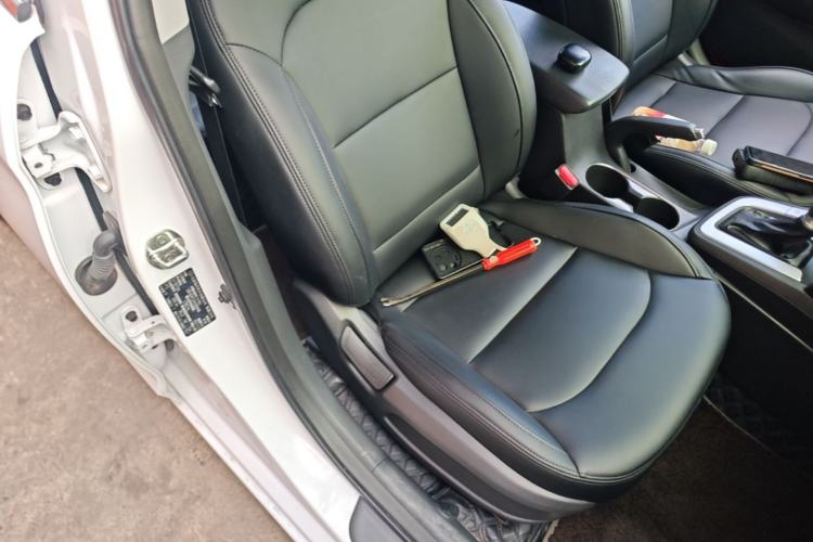 Used Hyundai Elantra (6th Generation / Lingdong) 2016 1.6L Automatic ZhiXuan – Elite Version Right Front Seat