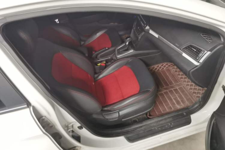 Used Hyundai Elantra (6th Generation / Lingdong) 2016 1.6L Automatic ZhiXuan – Elite Version Right Front Seat