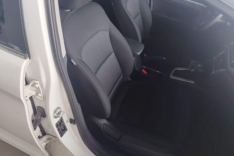 Used Hyundai Elantra (6th Generation / Lingdong) 2016 1.6L Automatic ZhiXuan – Elite Version Right Front Seat