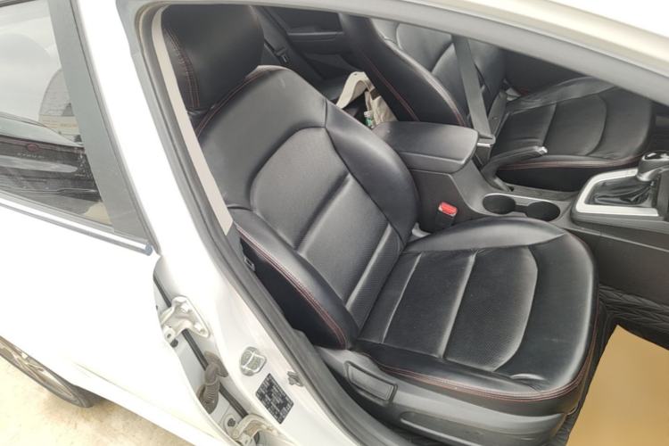 Used Hyundai Elantra (6th Generation / Lingdong) 2016 1.6L Automatic ZhiXuan – Elite Version Right Front Seat