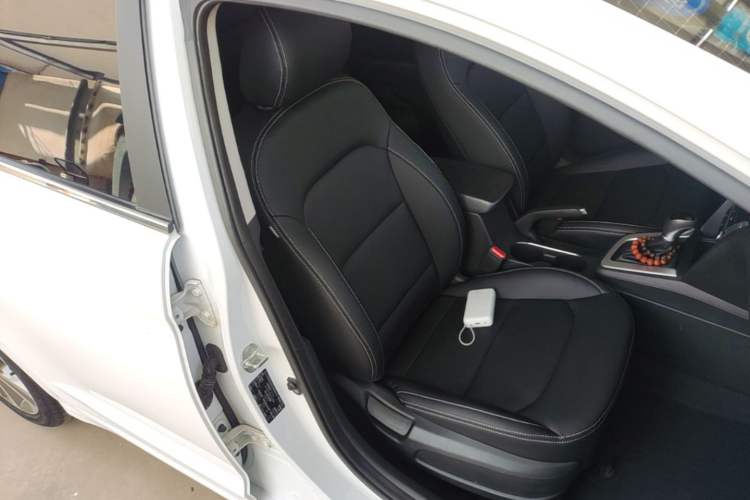 Used Hyundai Elantra (6th Generation / Lingdong) 2016 1.6L Automatic ZhiXuan – Elite Version Right Front Seat