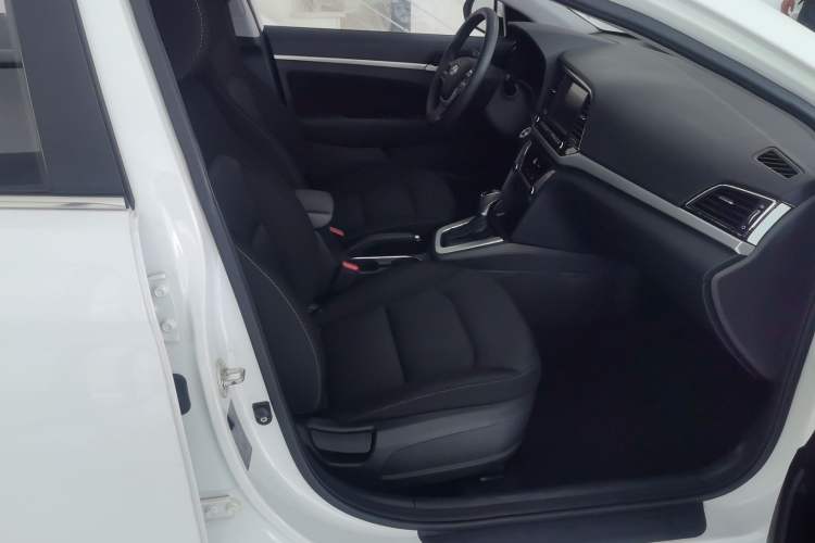 Used Hyundai Elantra (6th Generation / Lingdong) 2016 1.6L Automatic ZhiXuan – Elite Version Right Front Seat