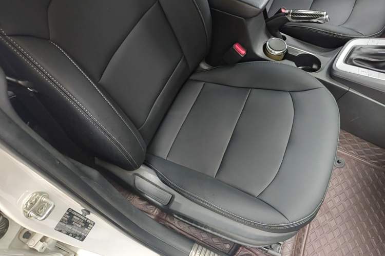 Used Hyundai Elantra (6th Generation / Lingdong) 2016 1.6L Automatic ZhiXuan – Elite Version Right Front Seat