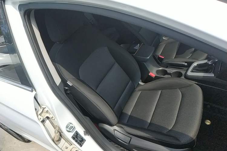 Used Hyundai Elantra (6th Generation / Lingdong) 2016 1.6L Automatic ZhiXuan – Elite Version Right Front Seat