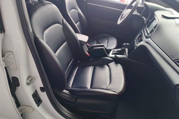 Used Hyundai Elantra (6th Generation / Lingdong) 2016 1.6L Automatic ZhiXuan – Elite Version Right Front Seat
