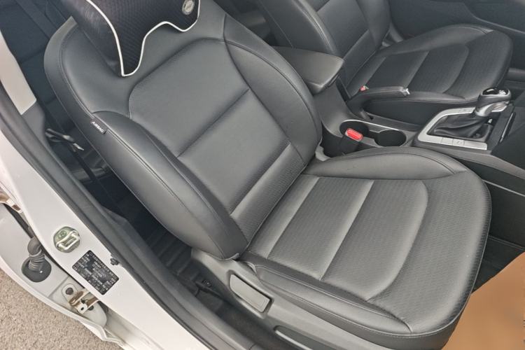 Used Hyundai Elantra (6th Generation / Lingdong) 2016 1.6L Automatic ZhiXuan · Luxury Version Right Front Seat