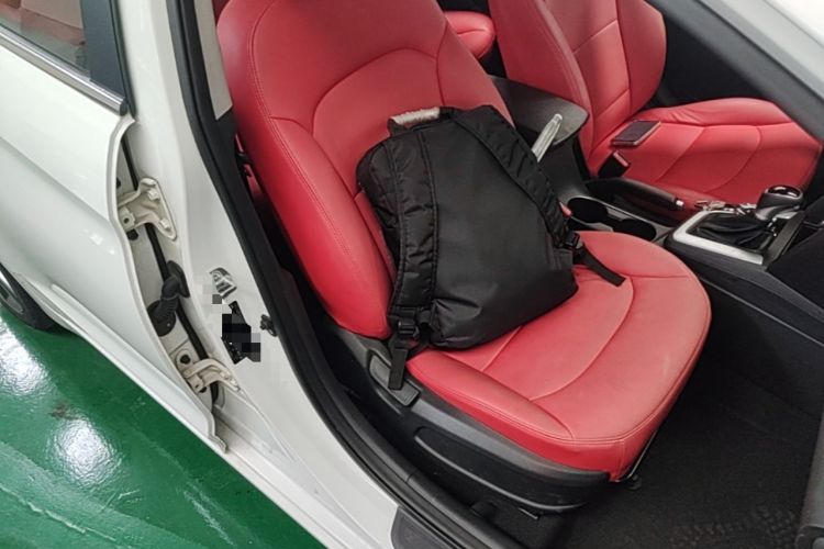 Used Hyundai Elantra (6th Generation / Lingdong) 2016 1.6L Automatic ZhiXuan – Elite Version Right Front Seat