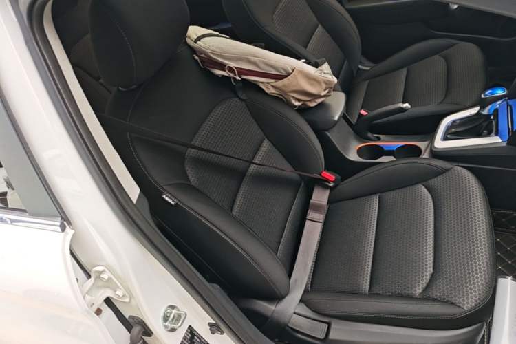 Used Hyundai Elantra (6th Generation / Lingdong) 2016 1.6L Automatic ZhiXuan – Elite Version Right Front Seat