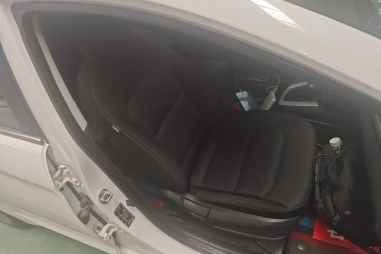 Used Hyundai Elantra (6th Generation / Lingdong) 2016 1.6L Automatic ZhiXuan – Elite Version Right Front Seat