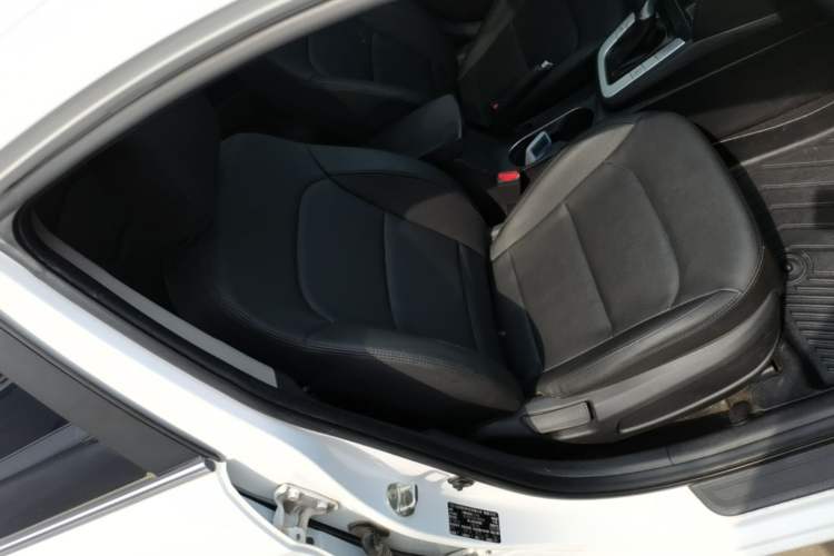 Used Hyundai Elantra (6th Generation / Lingdong) 2016 1.6L Automatic ZhiXuan – Elite Version Right Front Seat