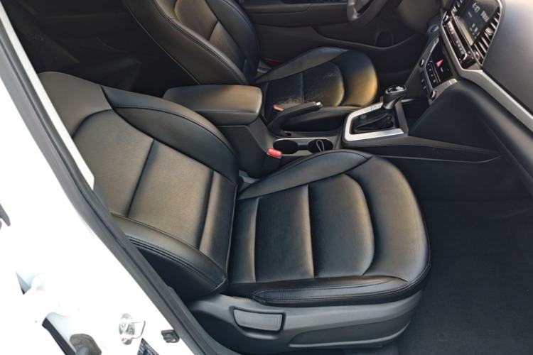 Used Hyundai Elantra (6th Generation / Lingdong) 2016 1.6L Automatic ZhiXuan – Elite Version Right Front Seat