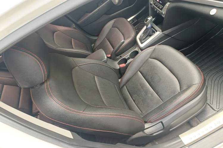Used Hyundai Elantra (6th Generation / Lingdong) 2016 1.6L Automatic ZhiXuan – Elite Version Right Front Seat