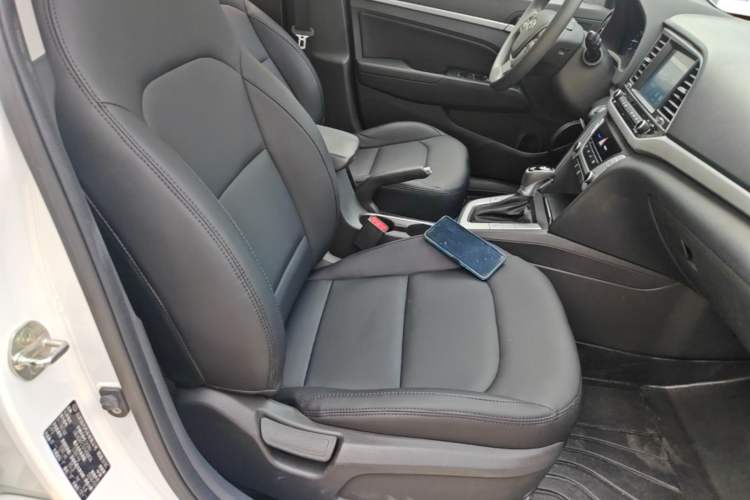 Used Hyundai Elantra (6th Generation / Lingdong) 2016 1.6L Automatic ZhiXuan – Elite Version Right Front Seat