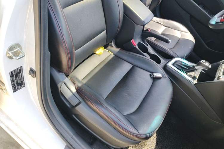 Used Hyundai Elantra (6th Generation / Lingdong) 2016 1.6L Automatic ZhiXuan – Elite Version Right Front Seat