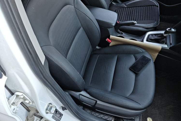 Used Hyundai Elantra (6th Generation / Lingdong) 2016 1.6L Automatic ZhiXuan – Elite Version Right Front Seat