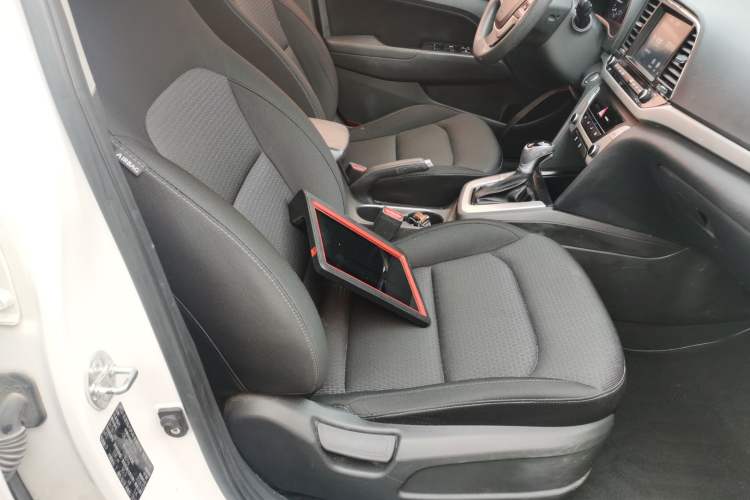 Used Hyundai Elantra (6th Generation / Lingdong) 2016 1.6L Automatic ZhiXuan – Elite Version Right Front Seat