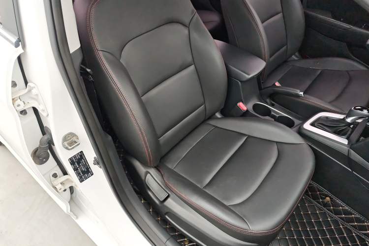 Used Hyundai Elantra (6th Generation / Lingdong) 2016 1.6L Automatic ZhiXuan – Elite Version Right Front Seat