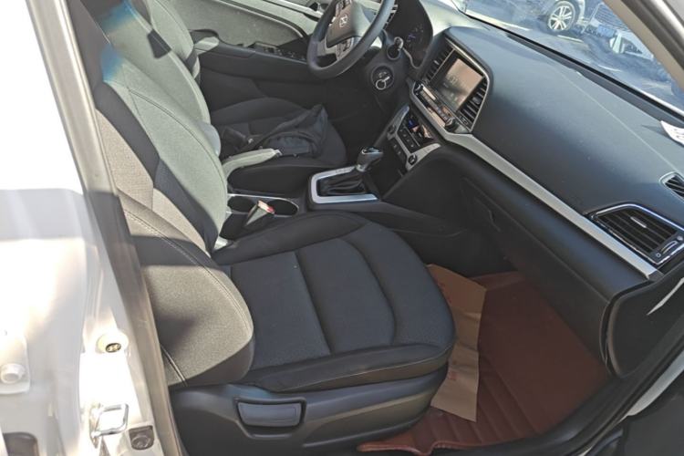 Used Hyundai Elantra (6th Generation / Lingdong) 2016 1.6L Automatic ZhiXuan – Elite Version Right Front Seat